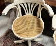 Paire de fauteuils en bois laqué crème a