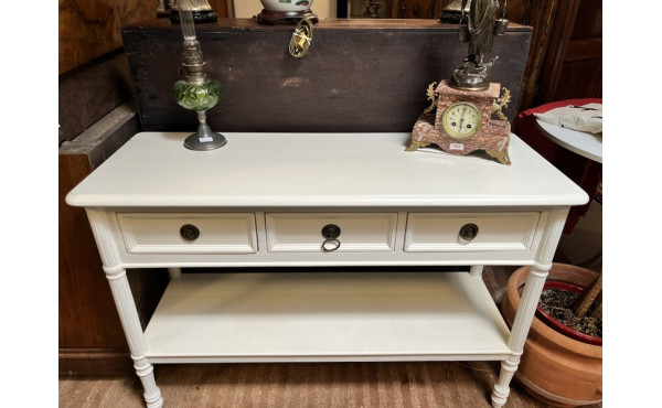 Console blanche moderne ouvrant à 3 tiro
