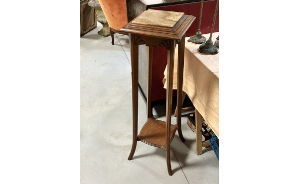 Sellette en bois naturel et plateau onyx