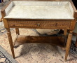 Table de toilette à plateau marbre blanc