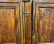 Armoire ancienne à motif de losanges