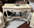 Console moderne laquée crème, H 77 x L 1