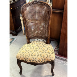 Chaise ancienne de style Louis XV en boi