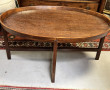Table basse en placage à plateau ovale, 