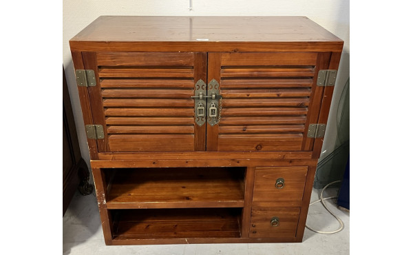 Deux meubles forme coffre, superposables
