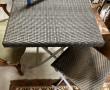 Table pliante de jardin en résine grise 