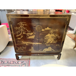 Meuble chinois ouvrant à deux portes en 