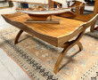 Table basse en bois clair à plateau amov