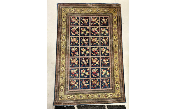 Tapis en soie mercerisée à décor de fleu
