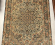 Tapis en soie mercerisée à décor floral 