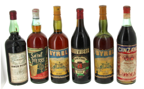 Bel ensemble de 6 bouteilles anciennes d