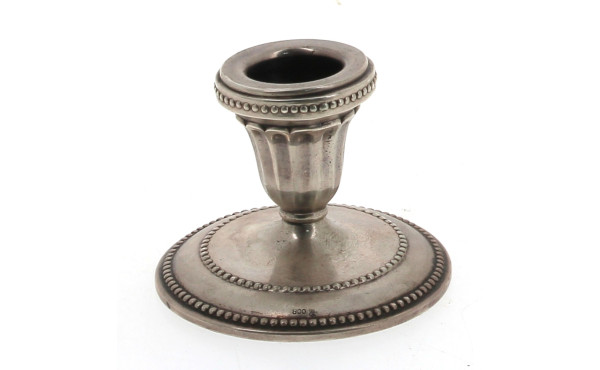 Petit bougeoir en argent 800ème décor ra