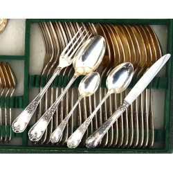 Ménagère en métal argenté décor rocaille