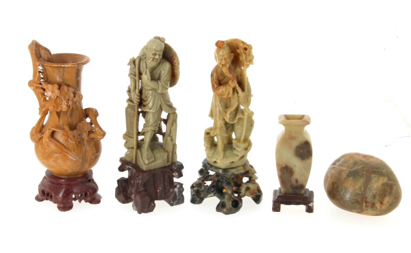 CHINE Xxème - Deux statuettes en pierre 