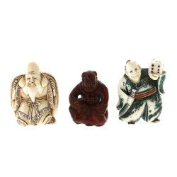 CHINE Xxème - 2 netsukés en forme de per