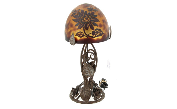 Lampe en fer forgé à décor de rose, form