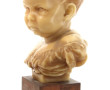 Buste d'enfant en cire, sur base en bois