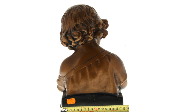 "Jeune liseuse", plâtre patiné, H 33 cm