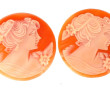 Deux camées coquilles à décor d'un portr