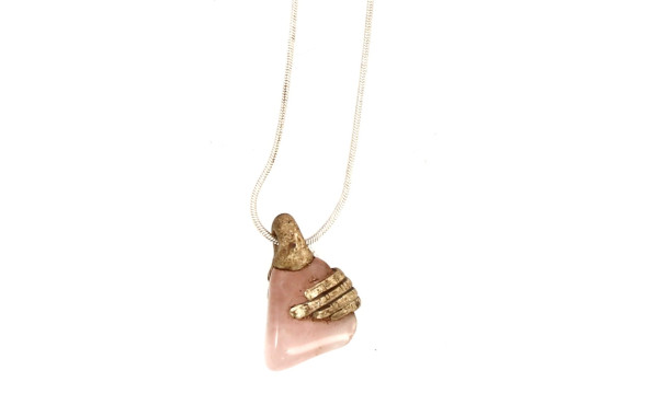 Pendentif en quartz rose et céramique su