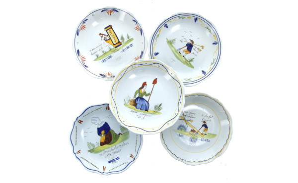 HB Henriot Quimper - 5 assiettes en faïe