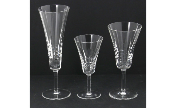 Service de verres à pied en cristal anné