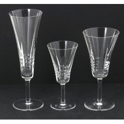 Service de verres à pied en cristal anné