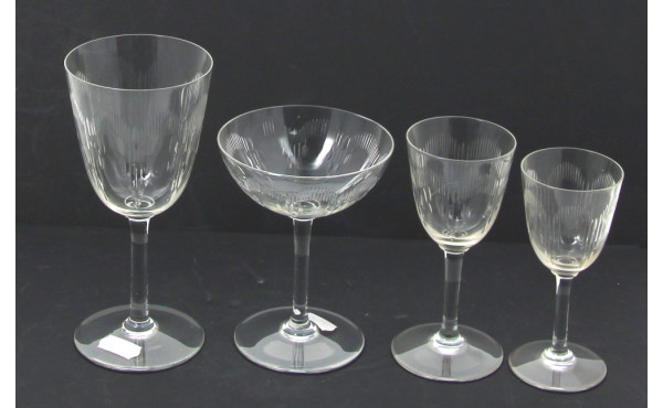 Eléments de service de verres à pied anc