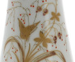 Paire de vases en opaline blanche et or 