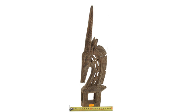 Scupture africaine en forme d'antilope 