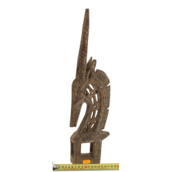 Scupture africaine en forme d'antilope 