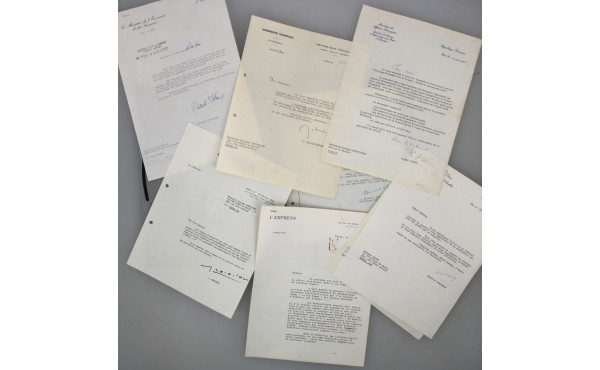 AUTOGRAPHES - Lot de correspondances ave