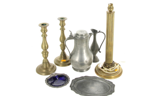 Lot d'étains et divers : petit plat oval