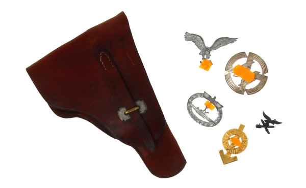 Suite succession : lot de 5 insignes all