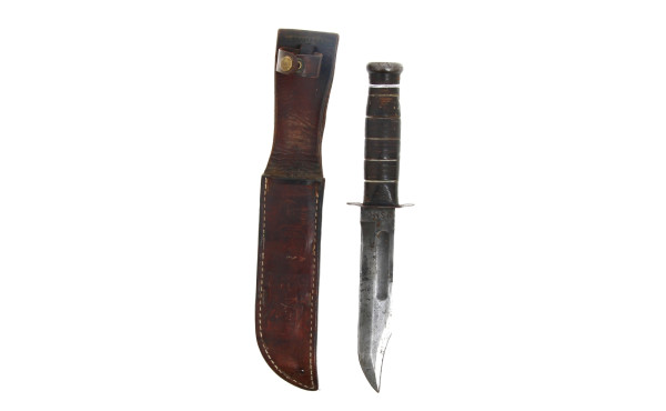 Baïonnette KA-BAR ancien avec son fourre