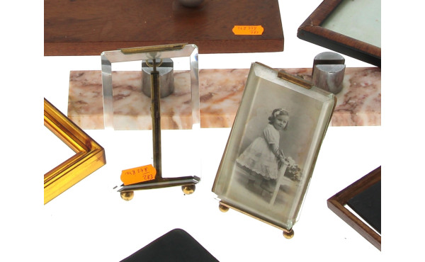 Lot de divers porte-photos dont 2 à verr