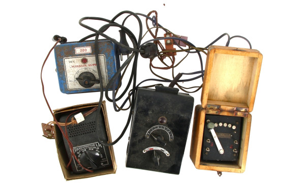 Lot de 4 transformateurs anciens pour tr