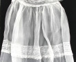 Robe de batême ancienne avec son fond de