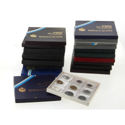 SAN MARIN - Ensemble de 22 coffrets de m