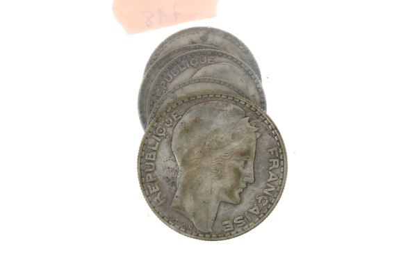 Lot de pièces en argent comprenant une p