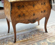 Petite commode en placage et marqueterie