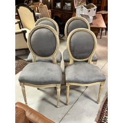 4 chaises de style Louis XVI (usures à l
