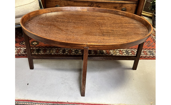 Table basse en placage à plateau ovale, 