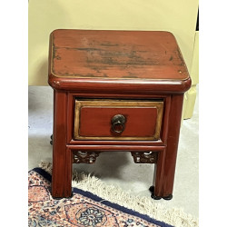 Petite table chinoise à patine rouge ouv