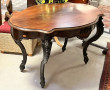 Table de milieu en bois sculpté à deux p