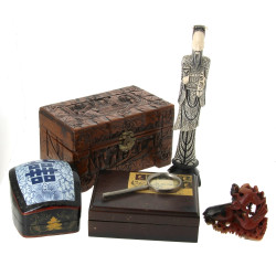 ASIE - Lot comprenant 2 coffrets, l'un e