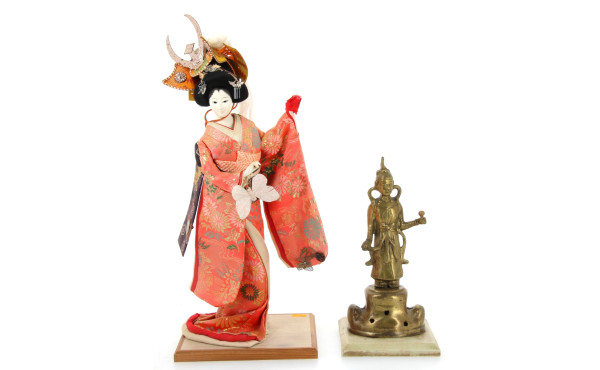ASIE - Lot comprenant une statuette asia