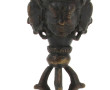 PHURBU en bronze doré. La prise surmonté