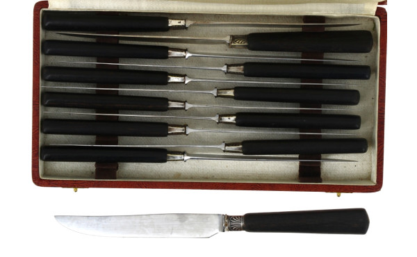 12 couteaux de table anciens, décor coqu