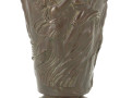 Petit vase en bronze à patine médaille à